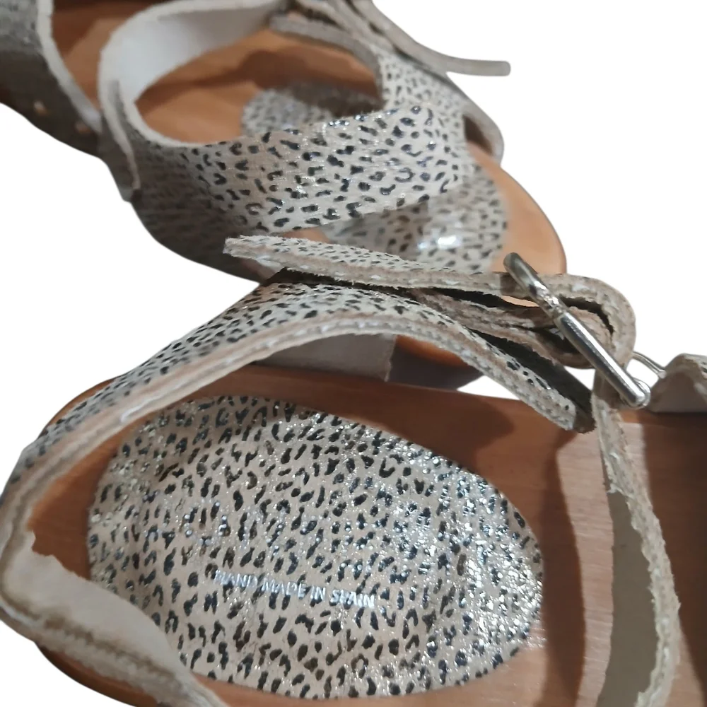 Confetti Brand Handmade Wooden Leather Girl Shoes Size 11 US Grey Brown